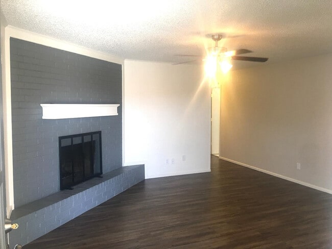 Foto del edificio - 7918 Aberdeen Ave