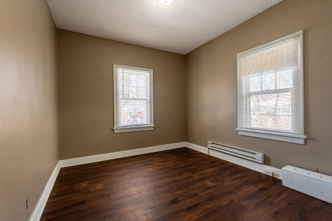 Foto del edificio - 1917 N Newton Ave