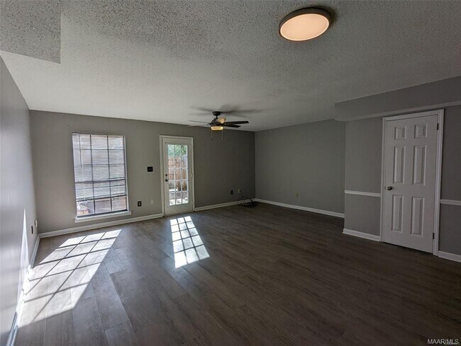 Foto del edificio - 1629 Limestone Ct