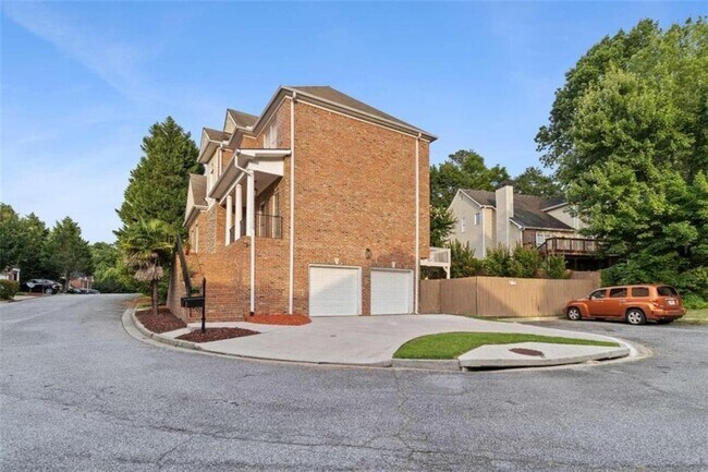 Building Photo - 1711 Summit Glen Ln NE