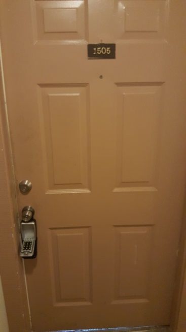 Foto del edificio - 1505 Camelot Dr