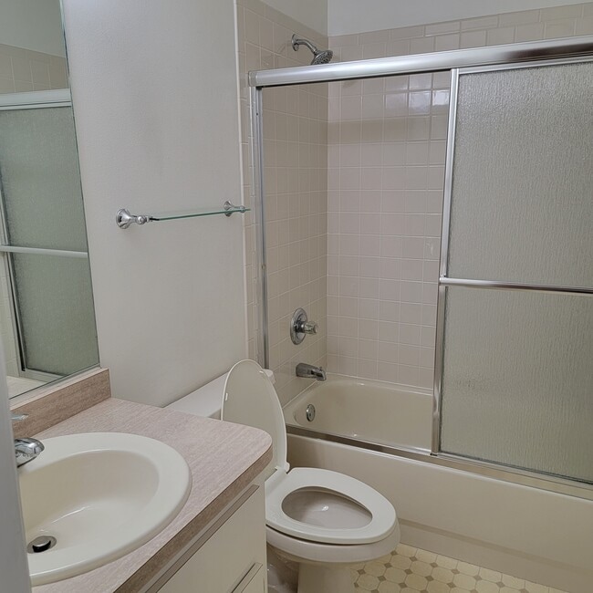 Building Photo - 6215 SW 80th St