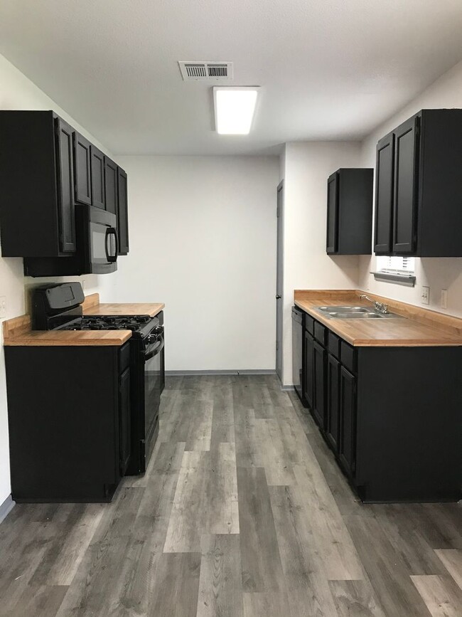 Building Photo - 3/2 in COPPERFIELD