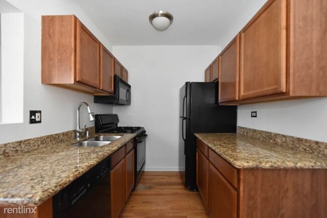 Building Photo - 4715 N Malden St