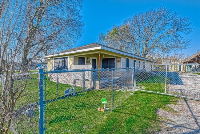 Building Photo - 8605 Miller Rd Number 3