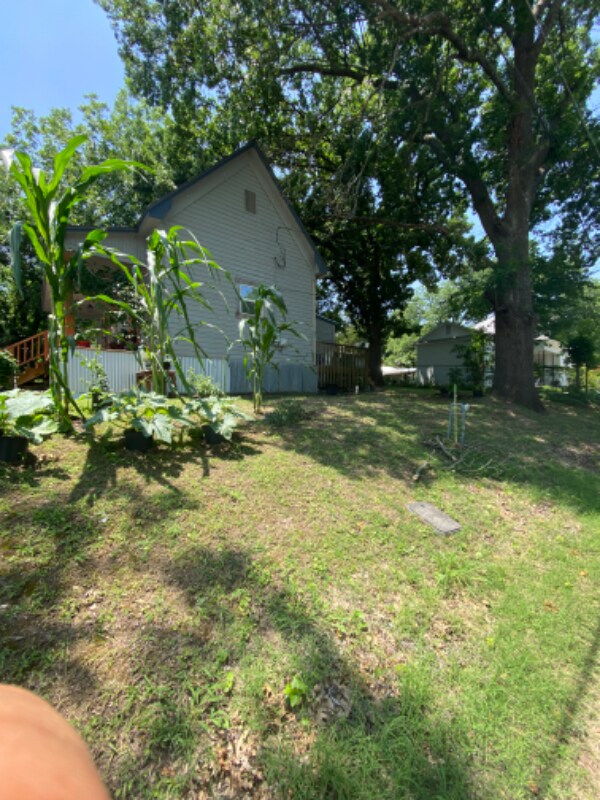 Foto del edificio - 221 S Main St