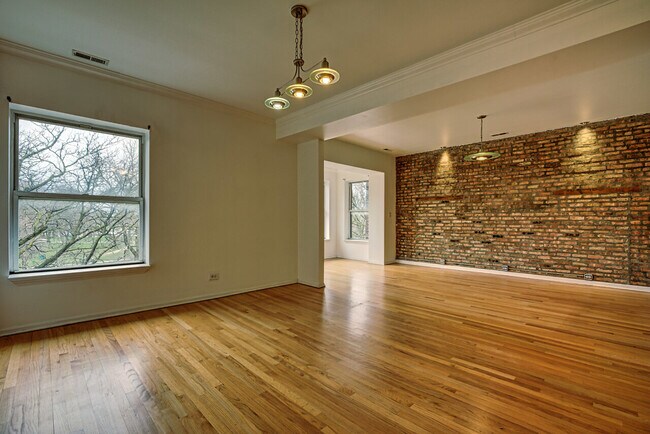 Foto del edificio - 700 E 51st St