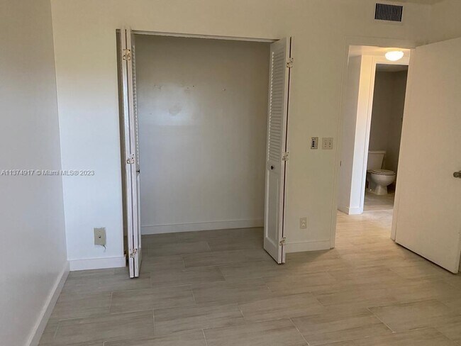 Foto del edificio - 13450 SW 3rd St