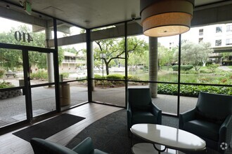 Building Photo - 410 N Civic Dr