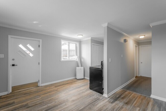 Foto del edificio - 719 Mcgowan Rd