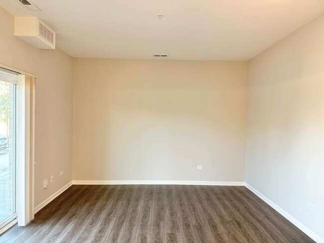 Foto del edificio - 855 E Main St