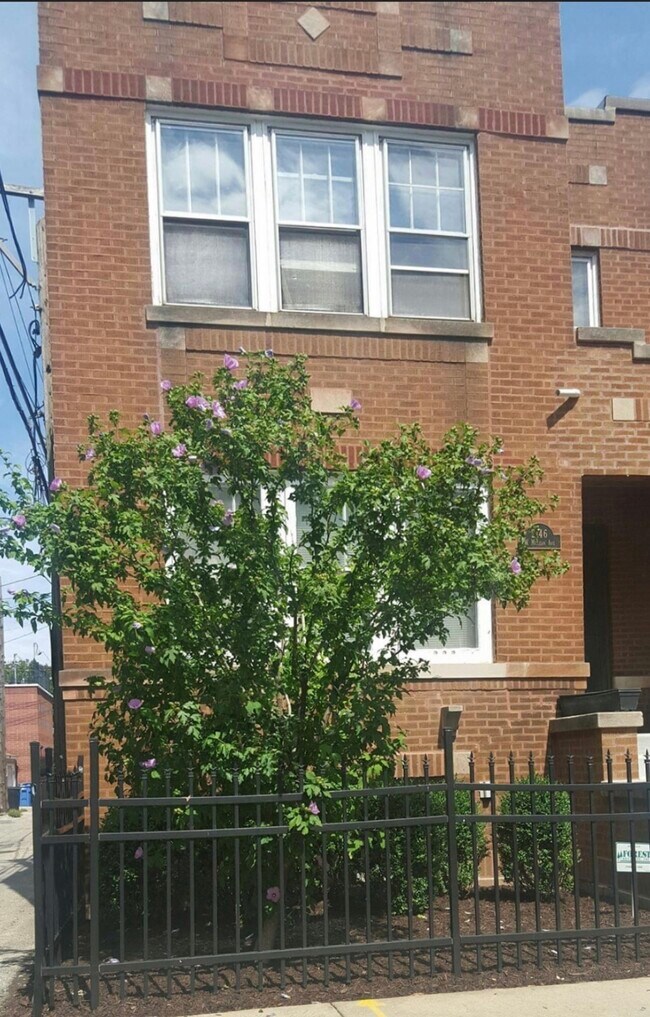Fachada del hotel - 2146 W McLean Ave