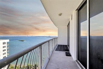 Building Photo - 1750 N Bayshore Dr