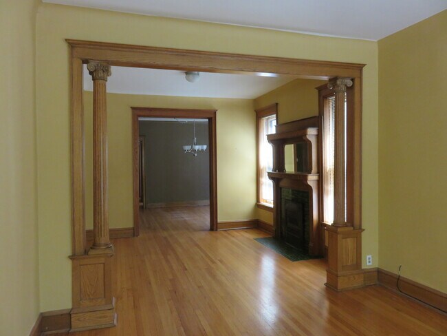 Building Photo - 3637 N Magnolia Ave