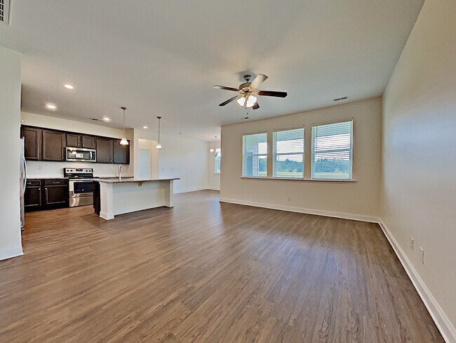 Building Photo - 109 Samara Lane