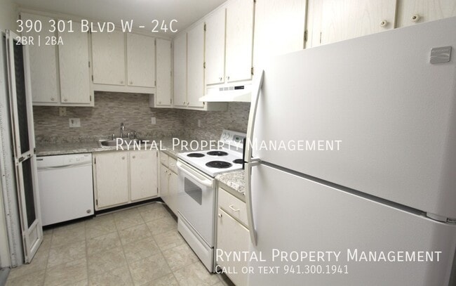 Building Photo - 2 Bedroom 2 Bath Lakefront Villa in 55+ Co...