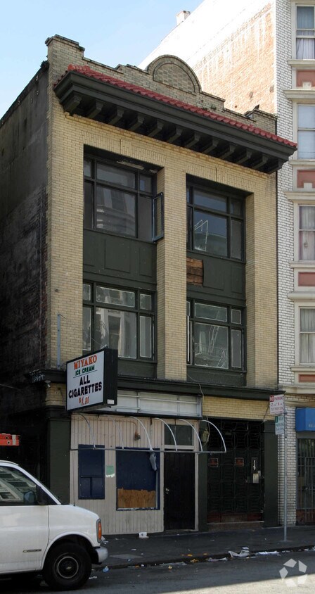 Primary Photo - Ellis Apartments