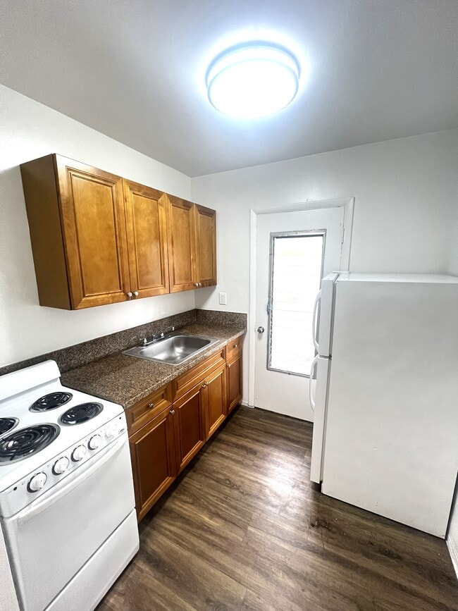 Foto del edificio - 3149 Center St