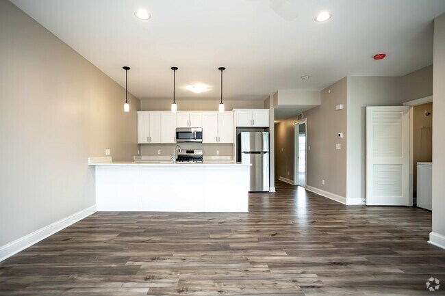 3HAB, 2BA, -1.584 ft² - 6875 Transit Road