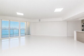 Building Photo - 17201 Collins Ave