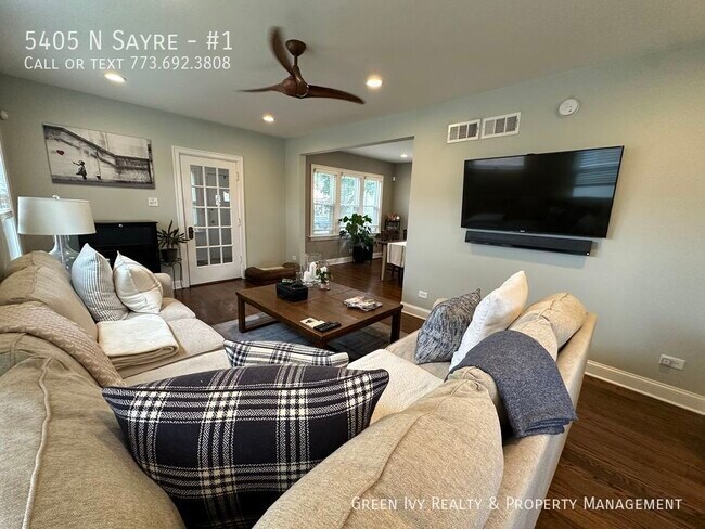 Building Photo - Gorgeous, Rehabbed, Tri-Level, Home For Re...