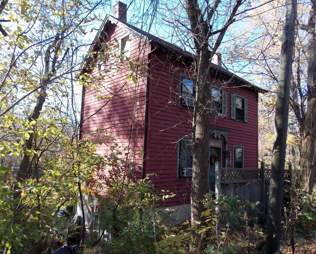 Front facing Route 202 - 6502 York Rd