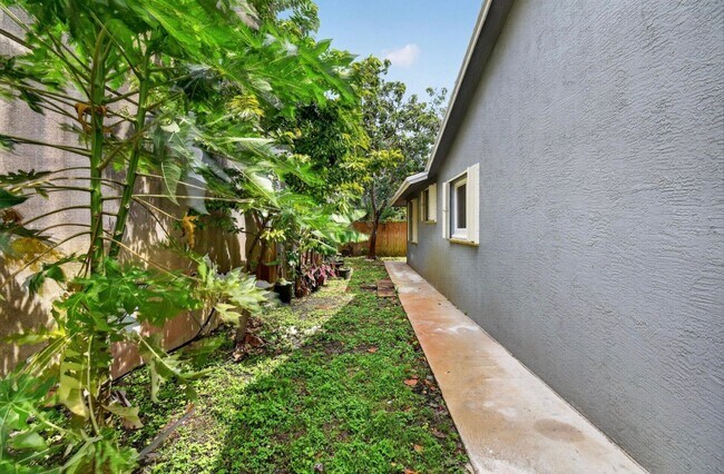 Foto del edificio - 1615 Shirley Ct