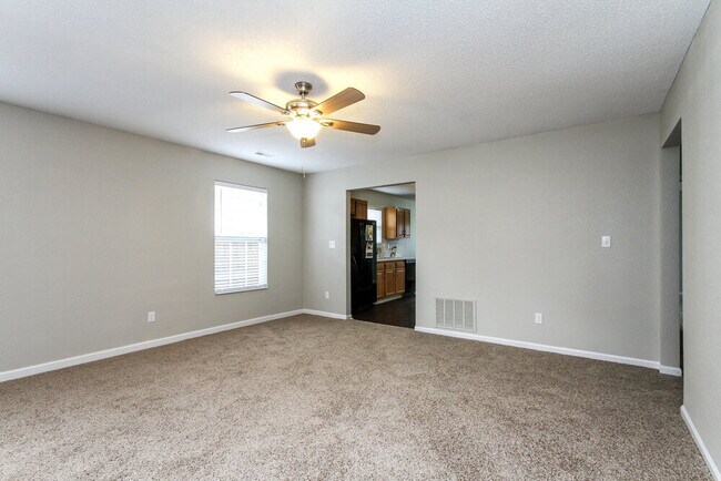 Foto del edificio - 652 Locust Grove Ln