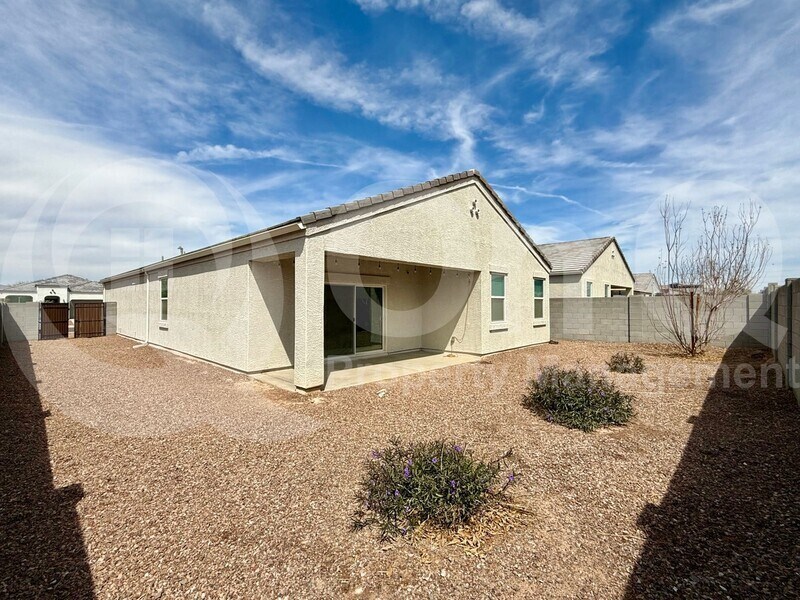 Building Photo - 18929 W Wilson St