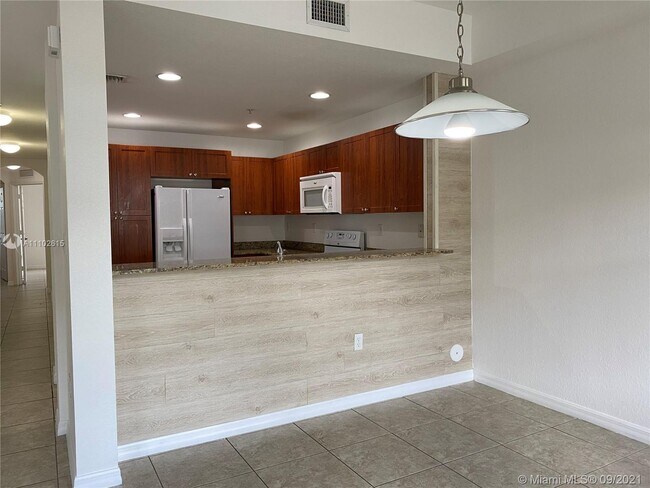 Building Photo - 8900 NW 107th Ct