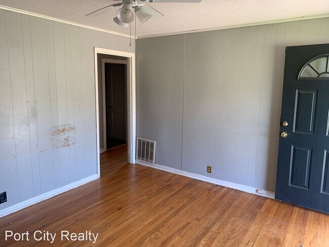 Foto del edificio - 3 br, 1 bath House - 2345 Foster Street