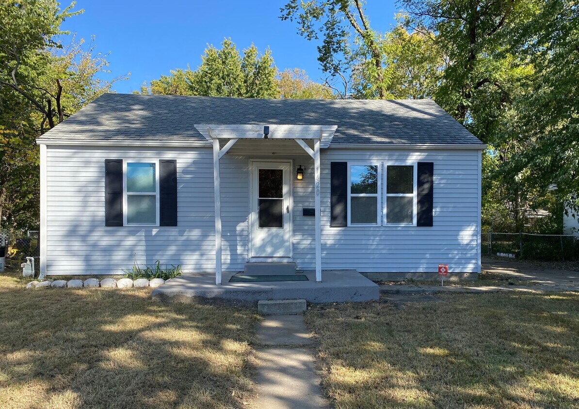 Primary Photo - 1420 NW Van Buren St