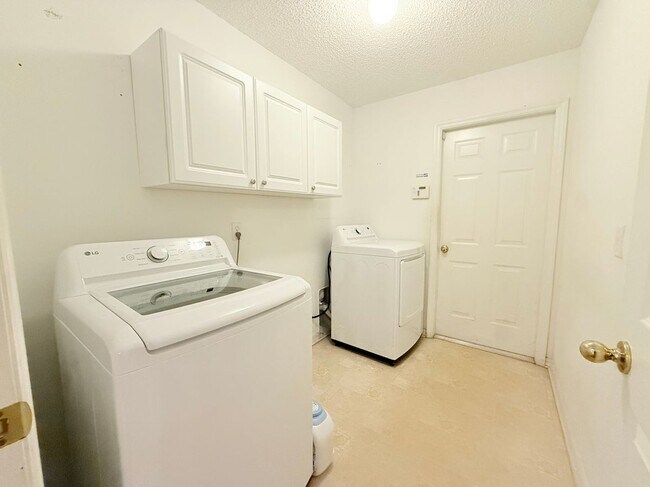 Foto del edificio - 778 Hamm St NW