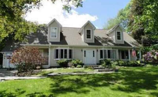 Building Photo - 11 Cornish Rd