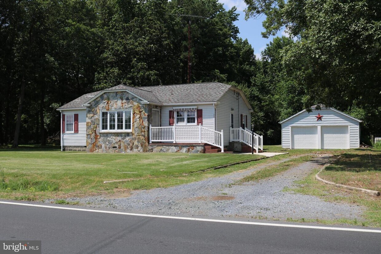 Primary Photo - 111 Williamsville Rd