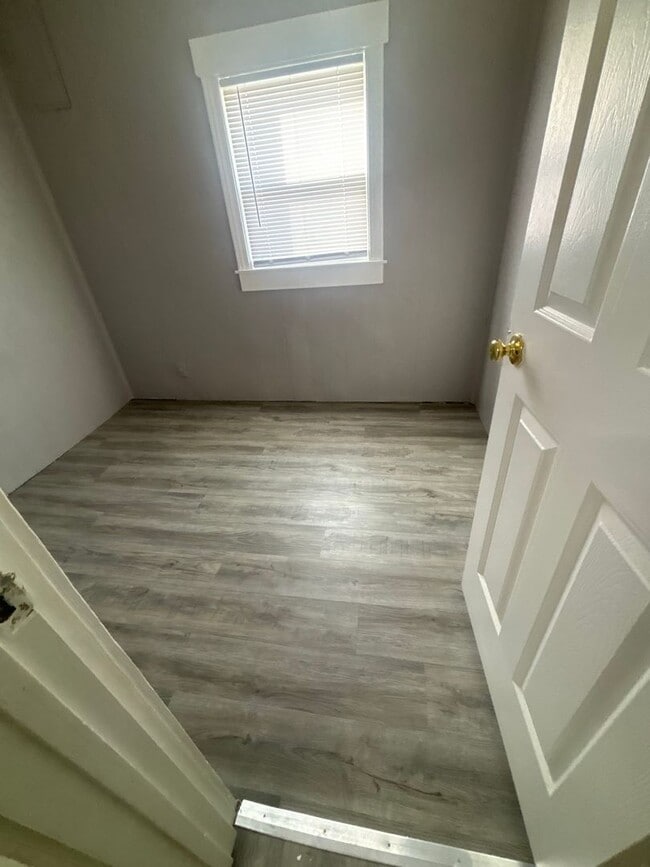 Building Photo - West North St