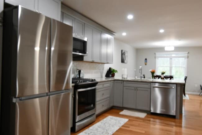 Building Photo - 259 Woodview Way