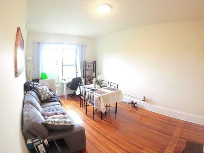 Foto del edificio - 1485 Beacon St