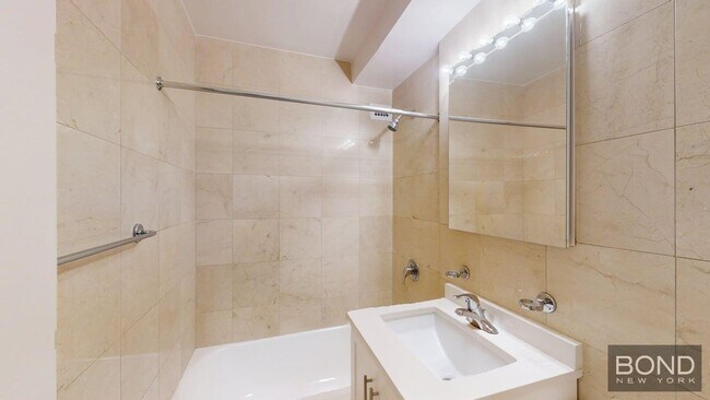 Building Photo - 435 E 79th St