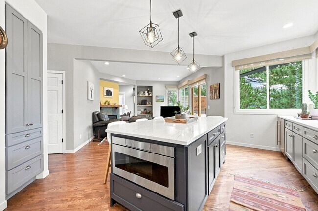 Foto del edificio - 29972 Troutdale Ridge Rd