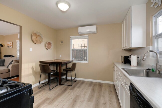 Foto del edificio - 1616 Coal Ave SE