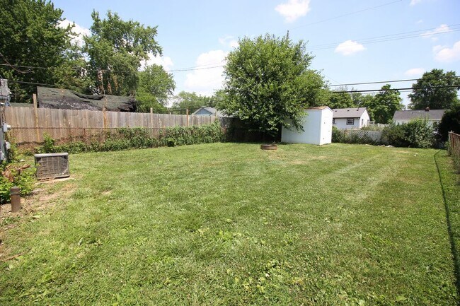 Building Photo - 16407 Weddel