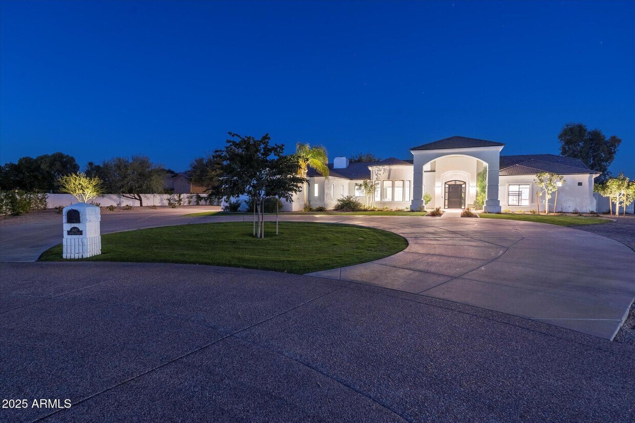 Foto principal - 9917 N 108th St