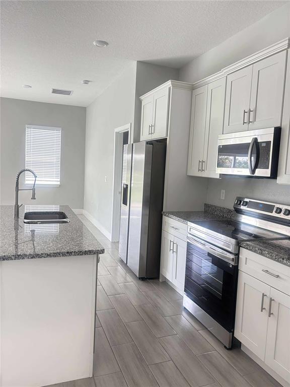 Foto del edificio - 17 Cleat Ct