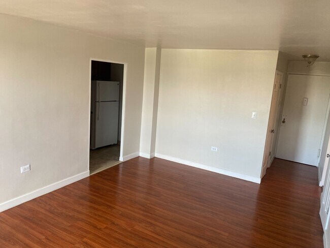 Building Photo - 50 Guion St