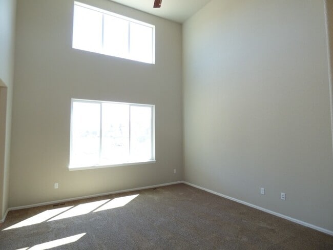 Building Photo - Lovely 2 Story Home in Windsor's Raindance Community! Corner Lot!