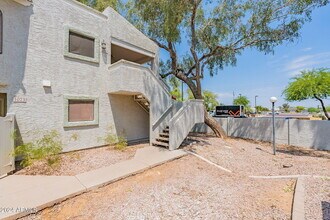Building Photo - 850 S River Dr