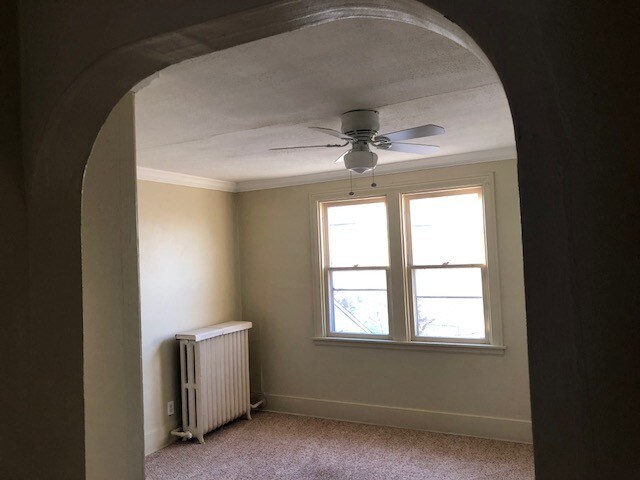 Building Photo - 2227 Dorr St