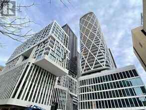 Building Photo - 238 Simcoe St