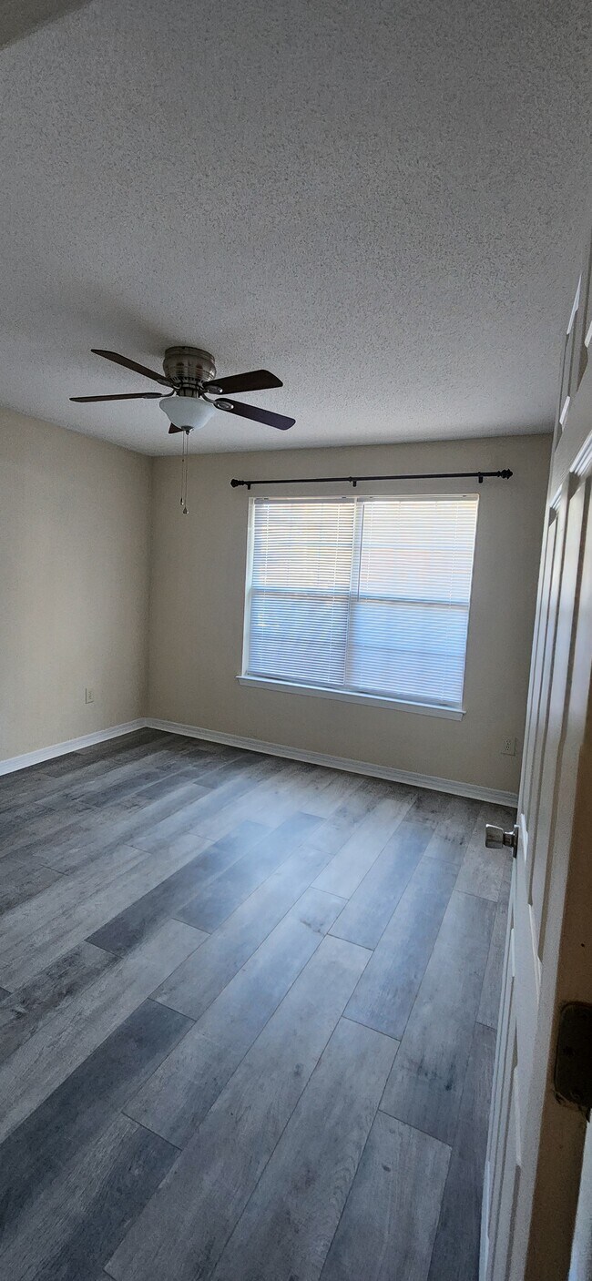 Foto del edificio - 6177 Broad Wing Ct